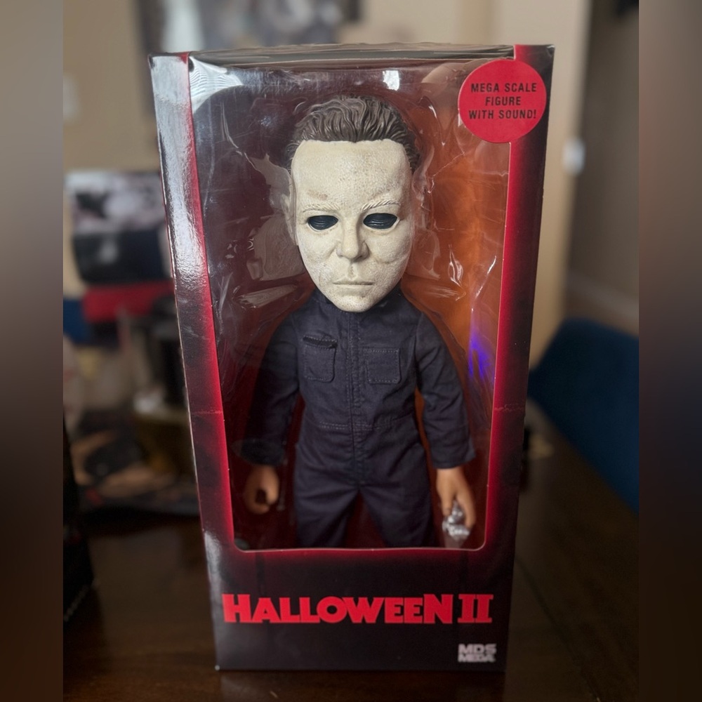 MDS Halloween II Michael Myers Mega Scale Figure